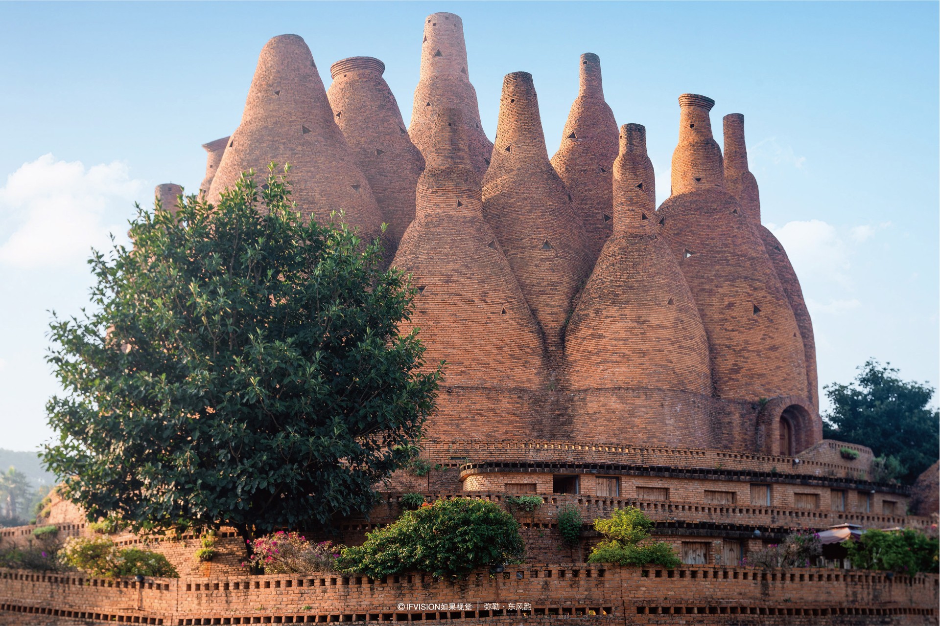 Red Brick Art and Cultural Tourism Town: Mile East Charm
